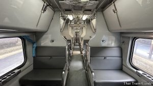 Tren Ke Bangkok Sleeper Coach Tempat Duduk Waktu Siang