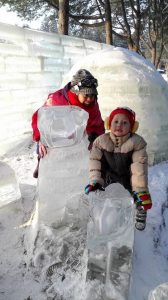 Ais Yang Dibentuk Rupa Binatang Ditunggang Oleh Dua Beradik Ini Korea Trip